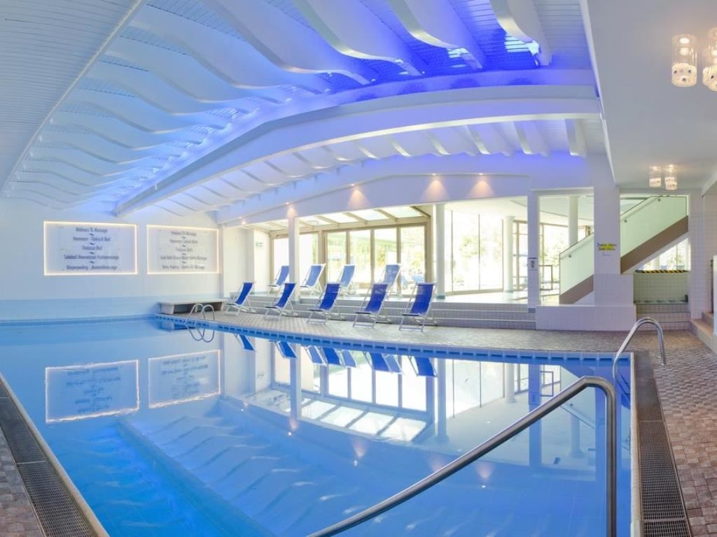 pools-indoor-pool