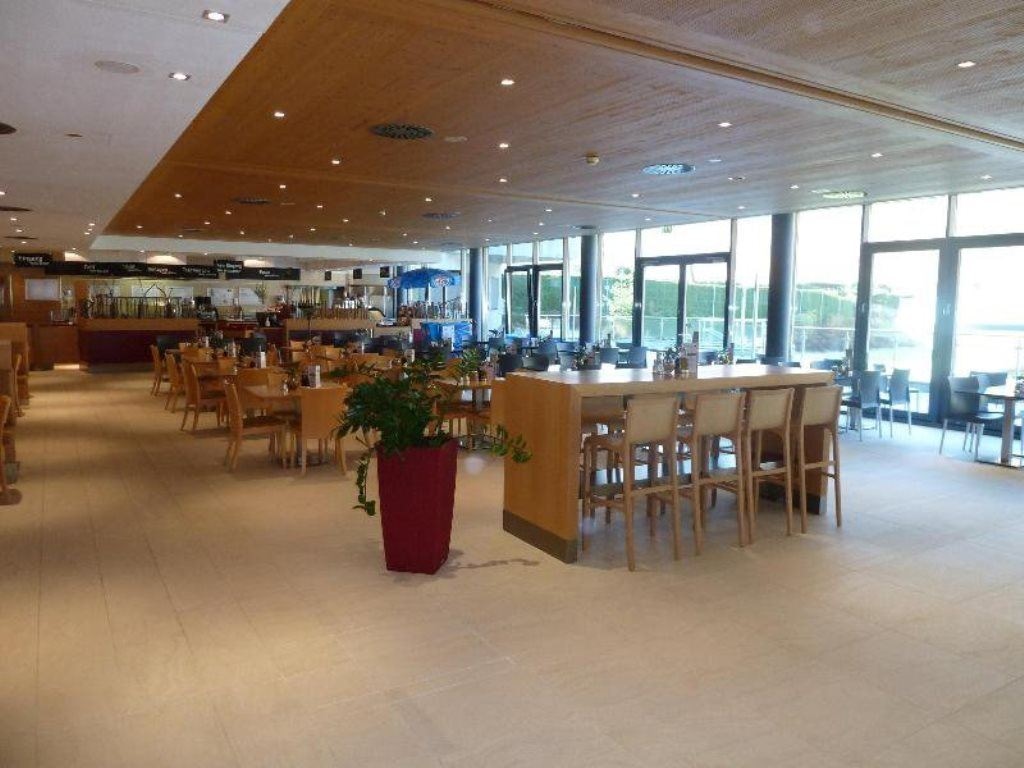 restaurants-restaurant