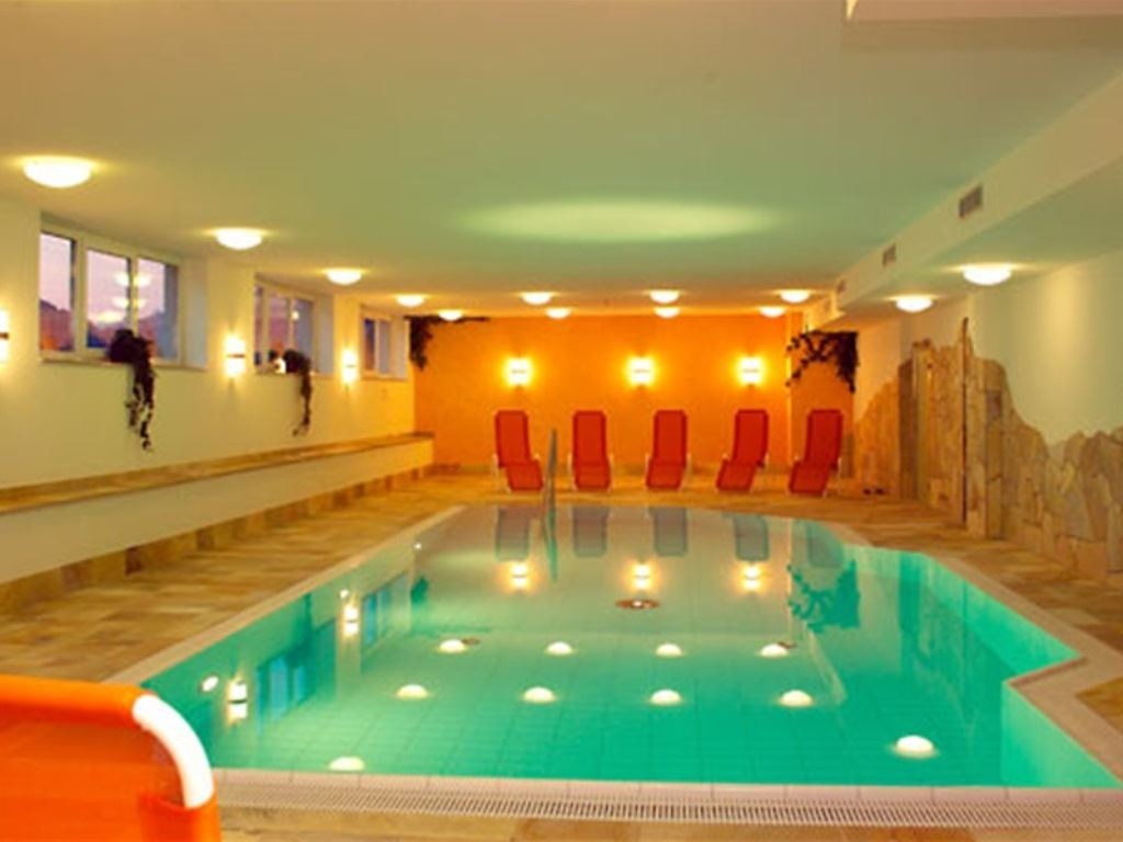 pools-indoor-pool
