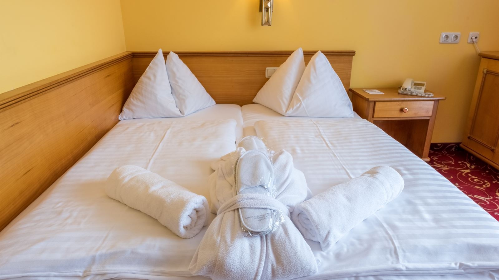 rooms-double-standard-room