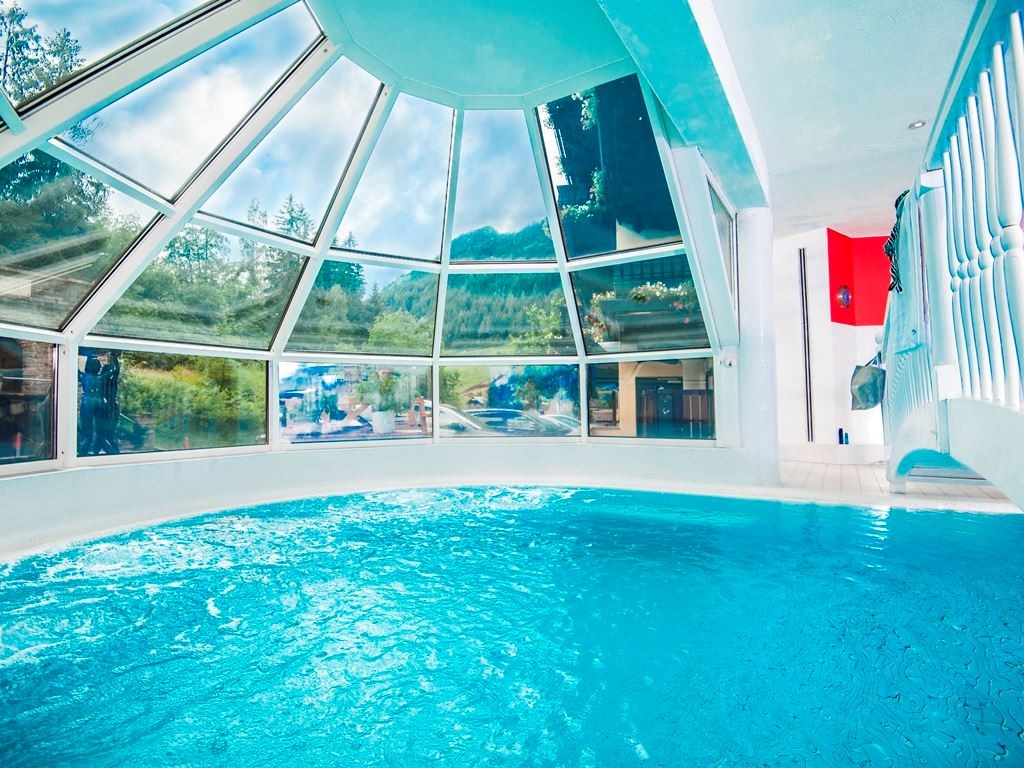 pools-indoor-pool