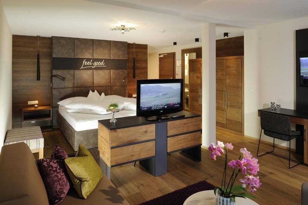rooms-deluxe-suite