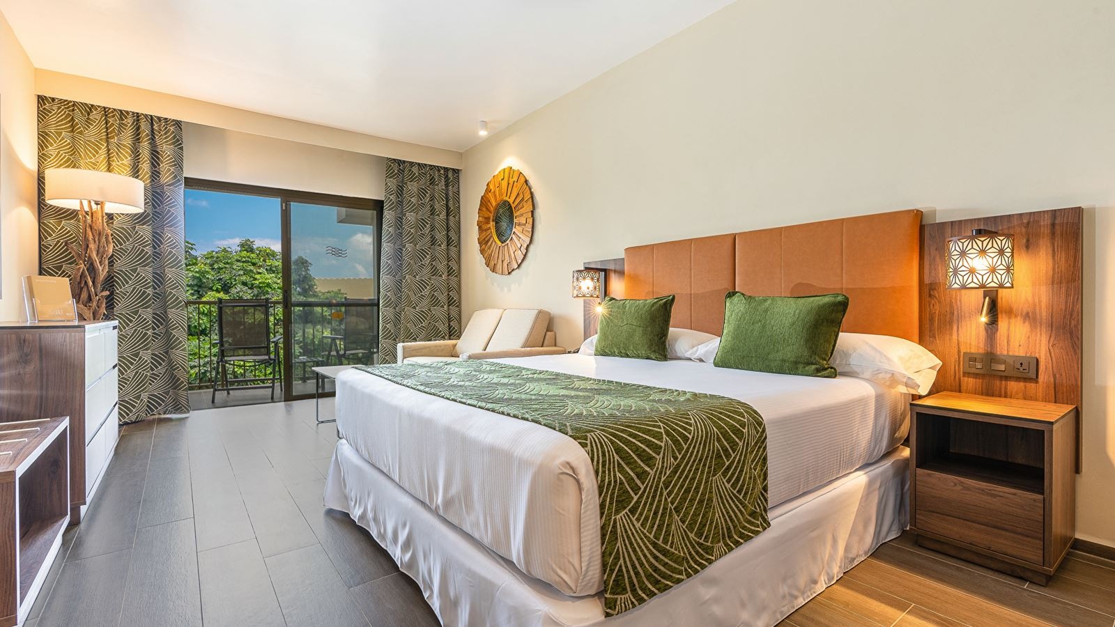 rooms-courtyard-junior-suite