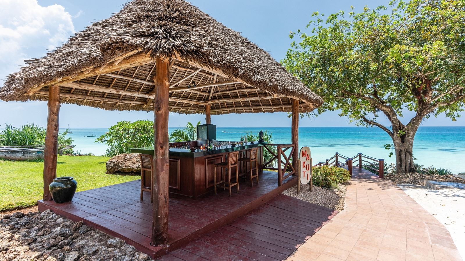 bars-beach-bar-makuti