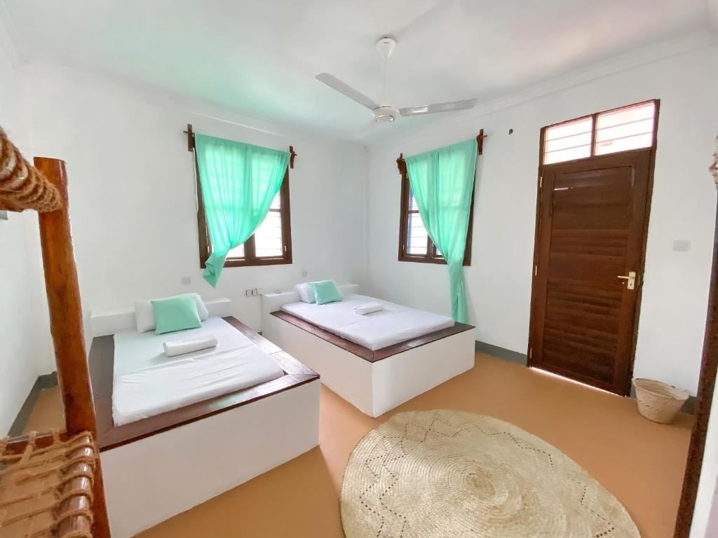 rooms-standard-double-or-twin