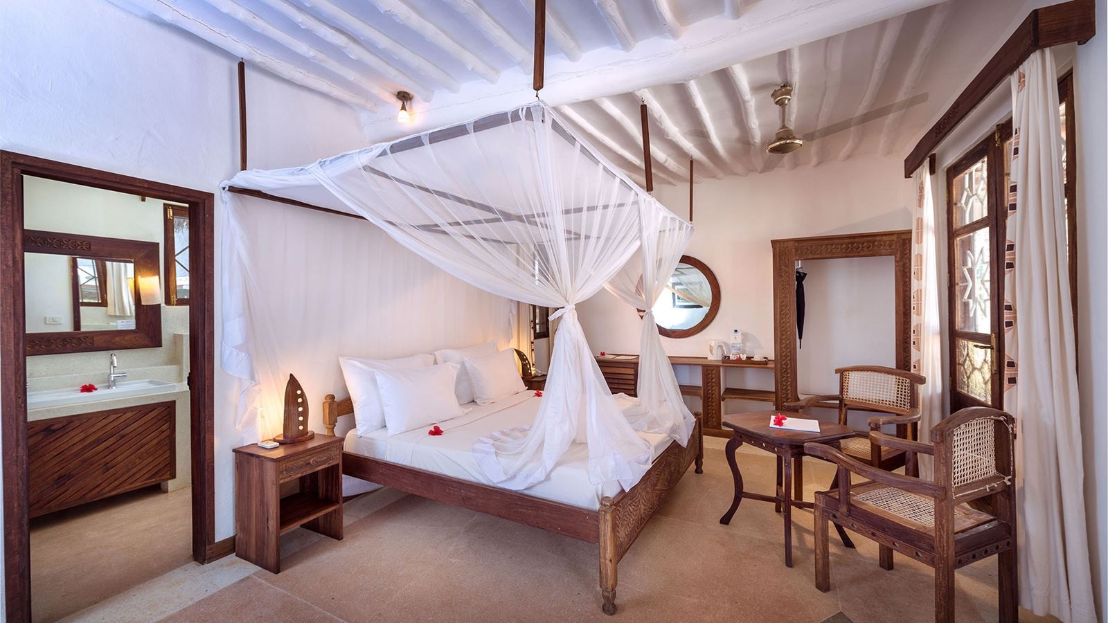 rooms-superior-room