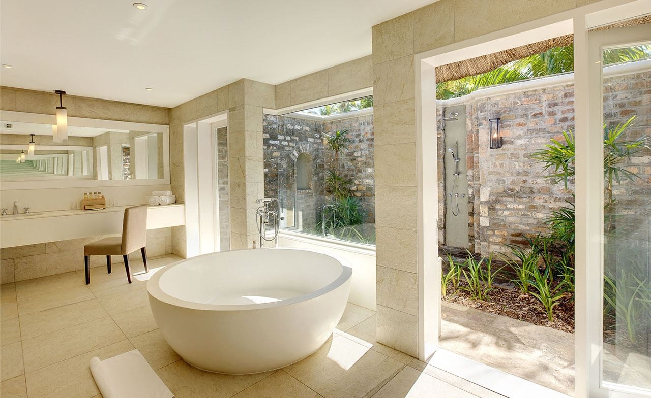 rooms-beachfront-senior-suite