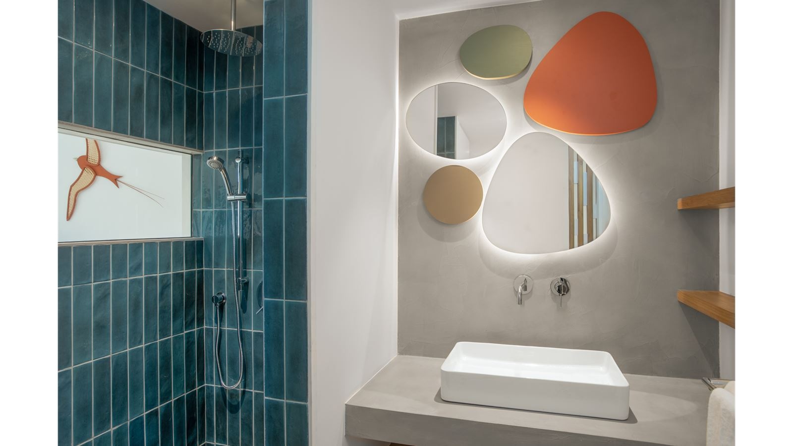 rooms-room-couple-partial-sea-view