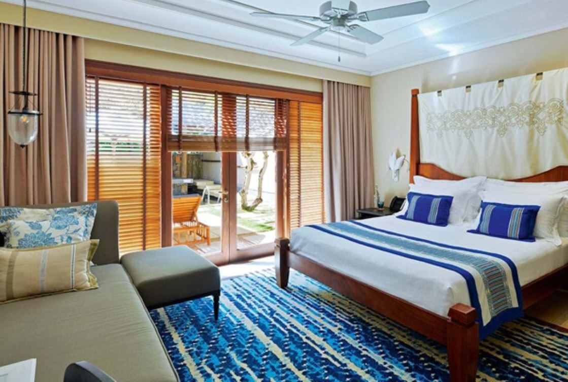 rooms-2-broom-pool-villa