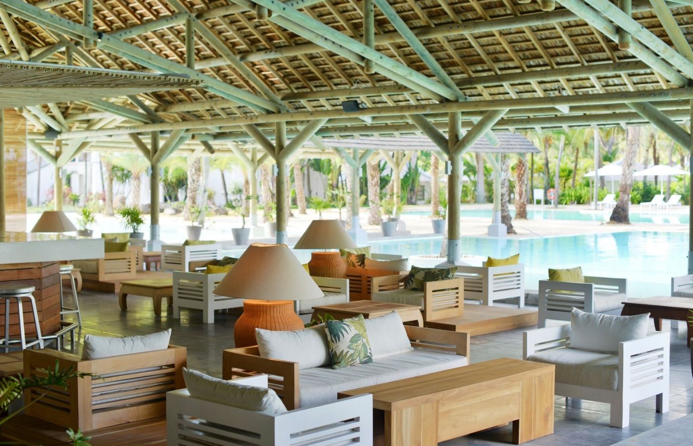 restaurants-pool-bar