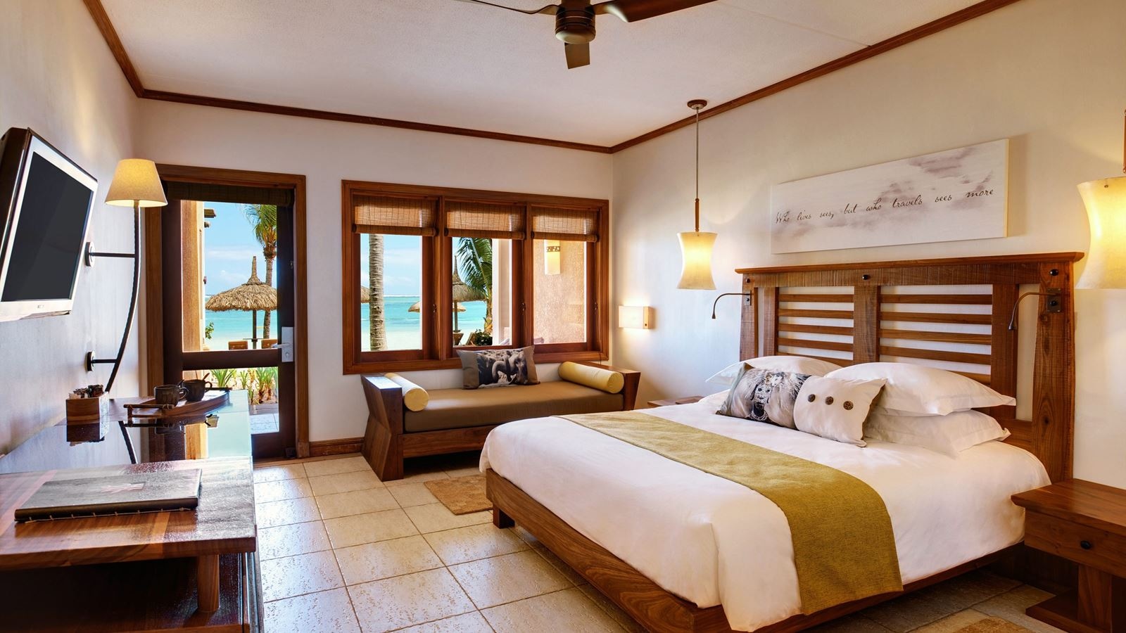 rooms-deluxe-beach-front