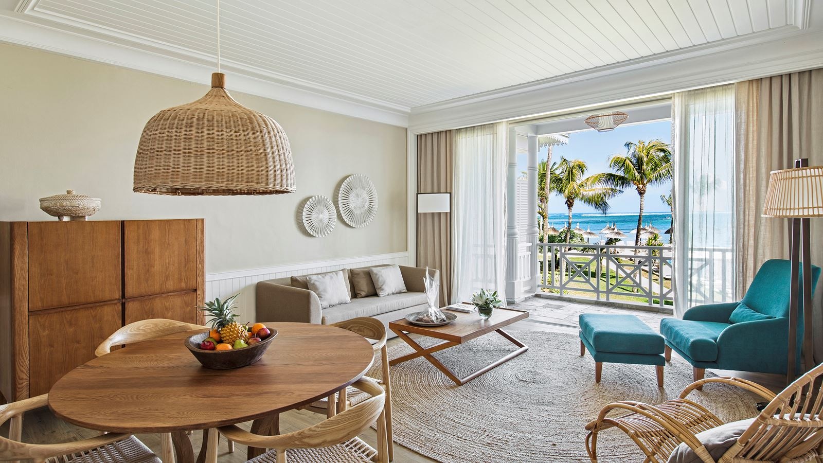 rooms-senior-suite-sea-view