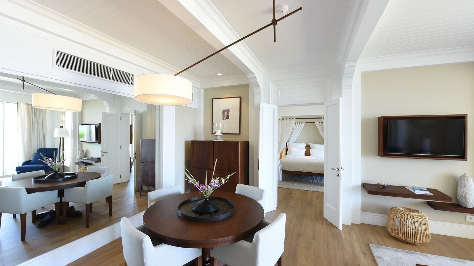 rooms-ocean-suite-beachfront