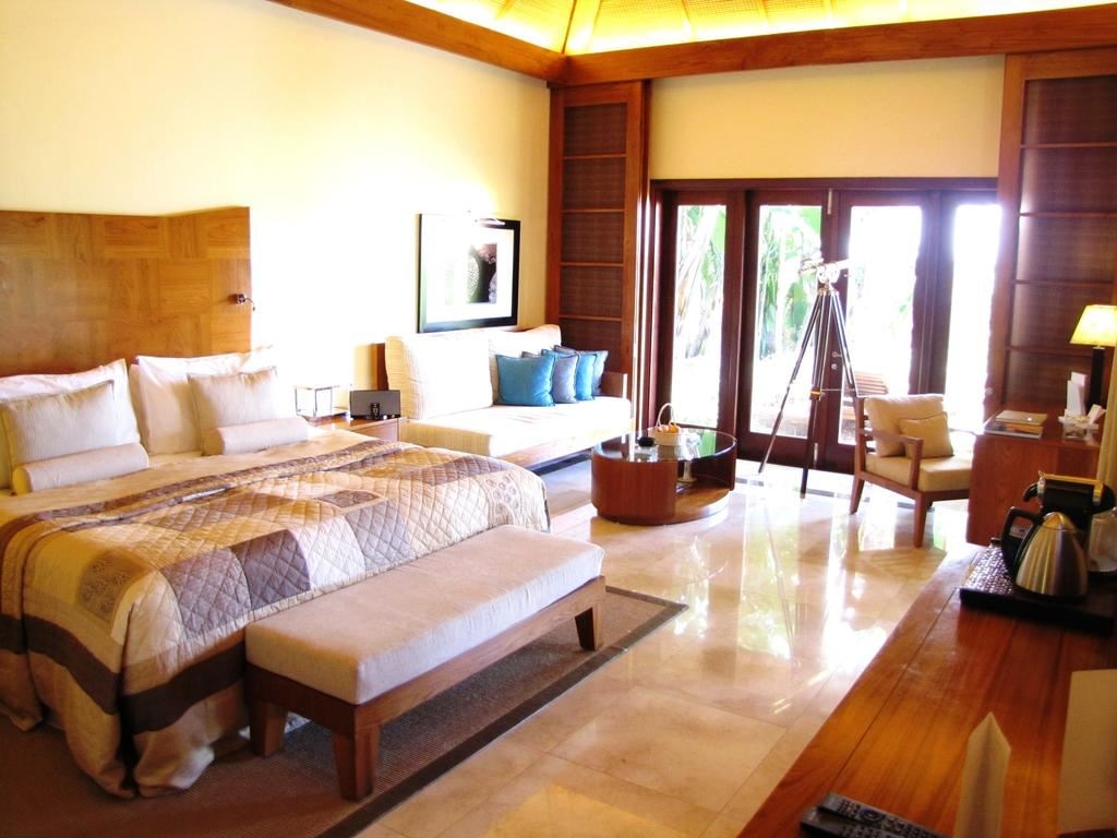 rooms-shanti-villa-with-pool-1-broom