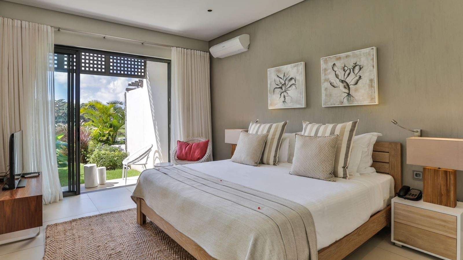 rooms-1-broom-prestige-villa-golf-view-with-private-swimming-pool