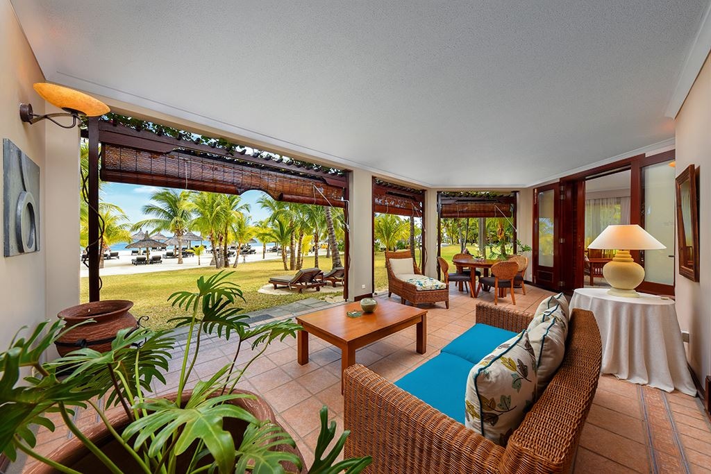 rooms-senior-suite-beachfront