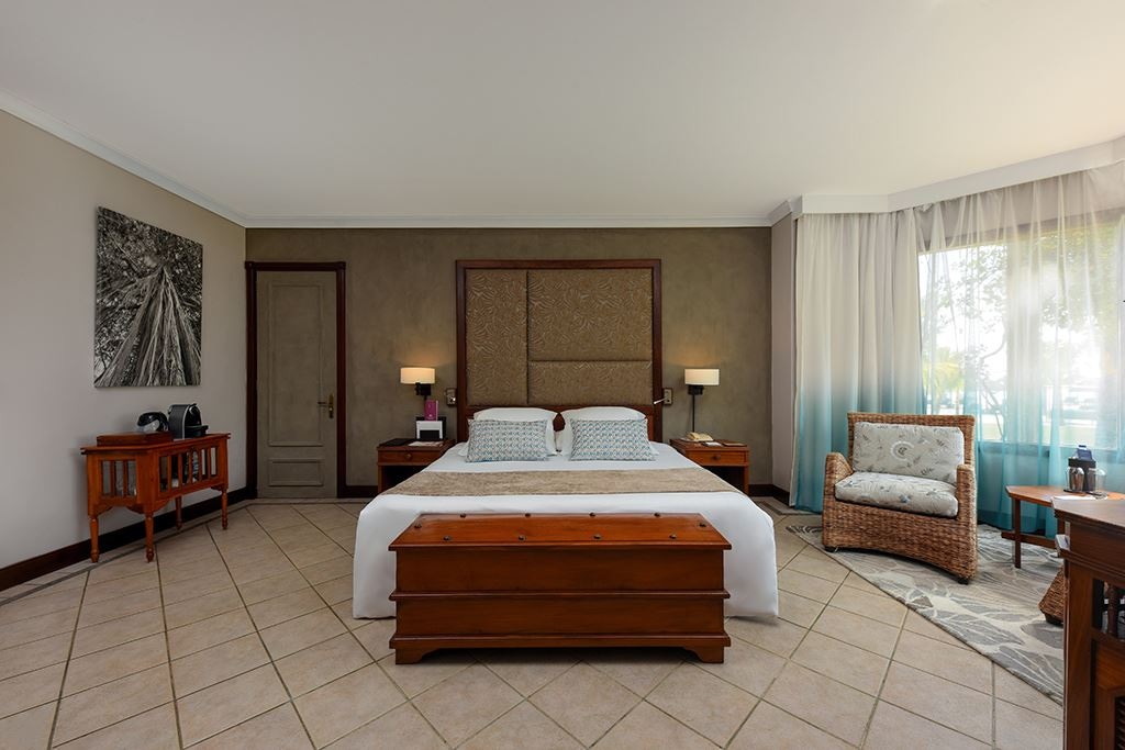 rooms-club-junior-suite-beach