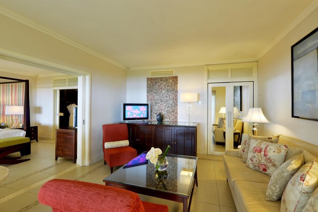 rooms-executive-beachfront-suite
