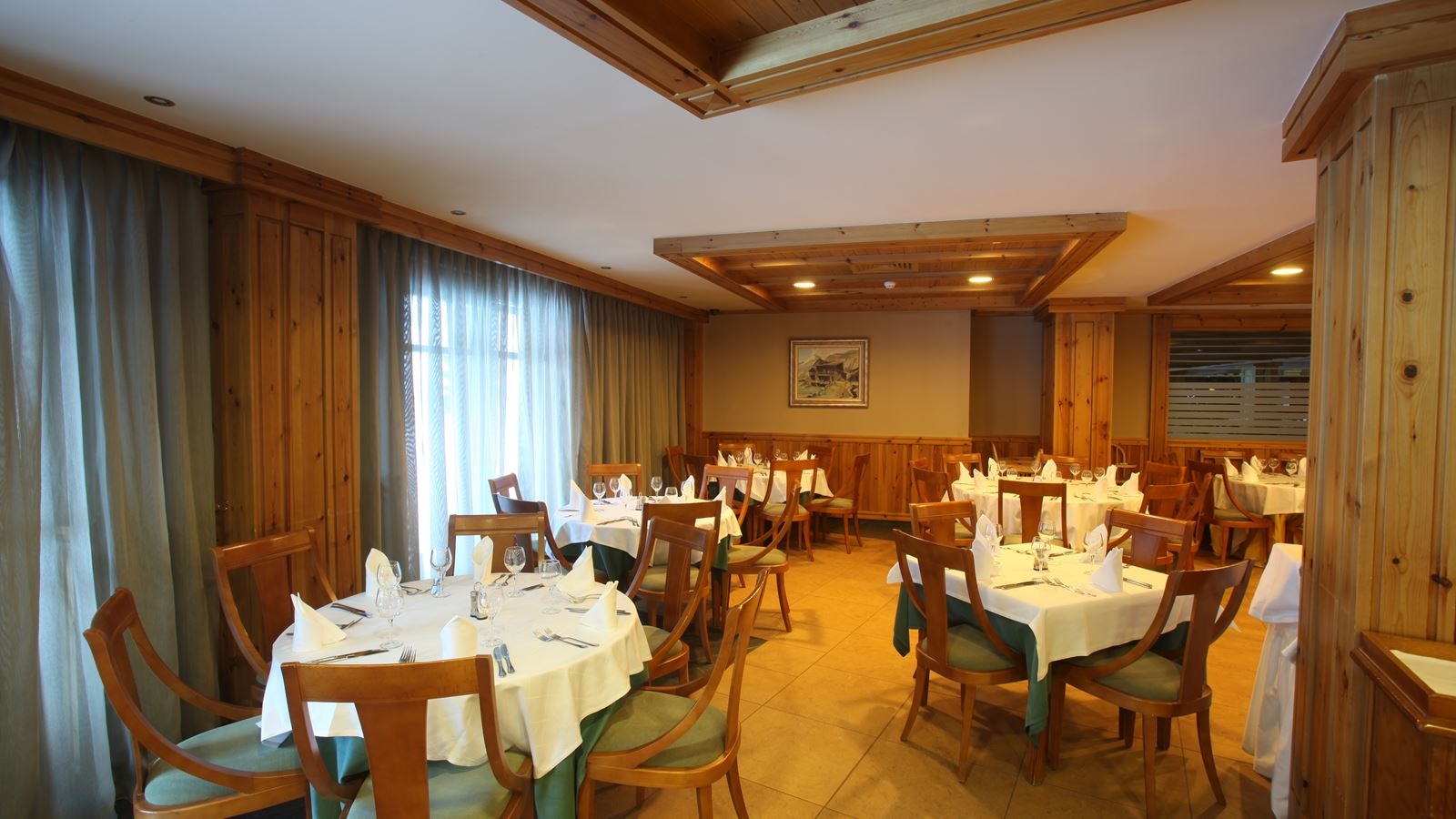 restaurants-main-restaurant
