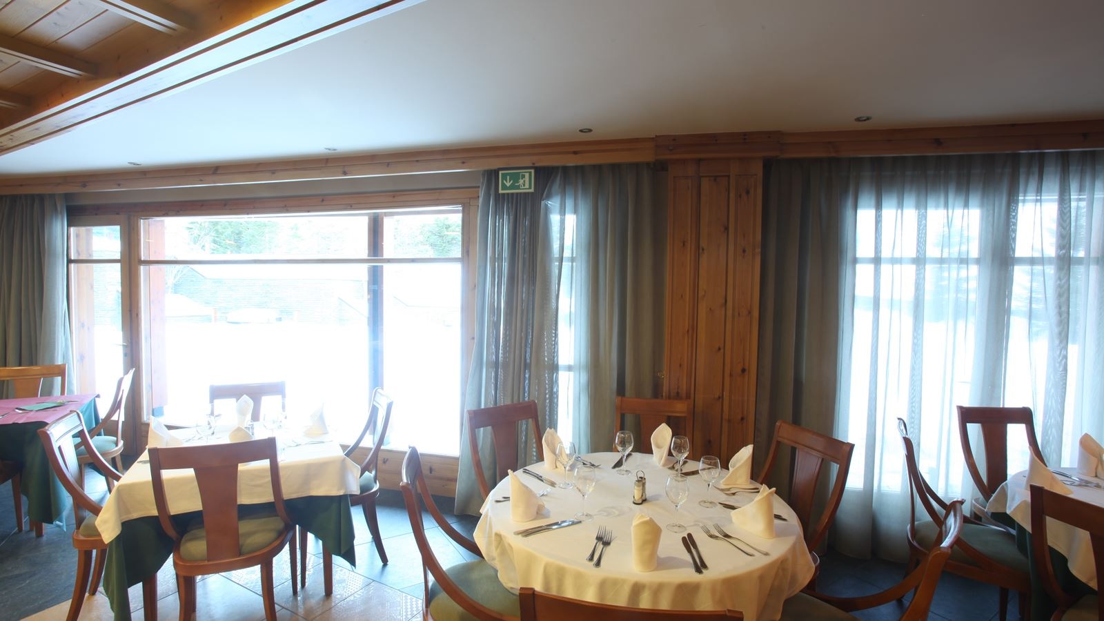 restaurants-main-restaurant