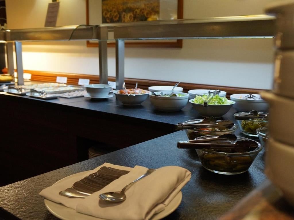 restaurants-restaurant