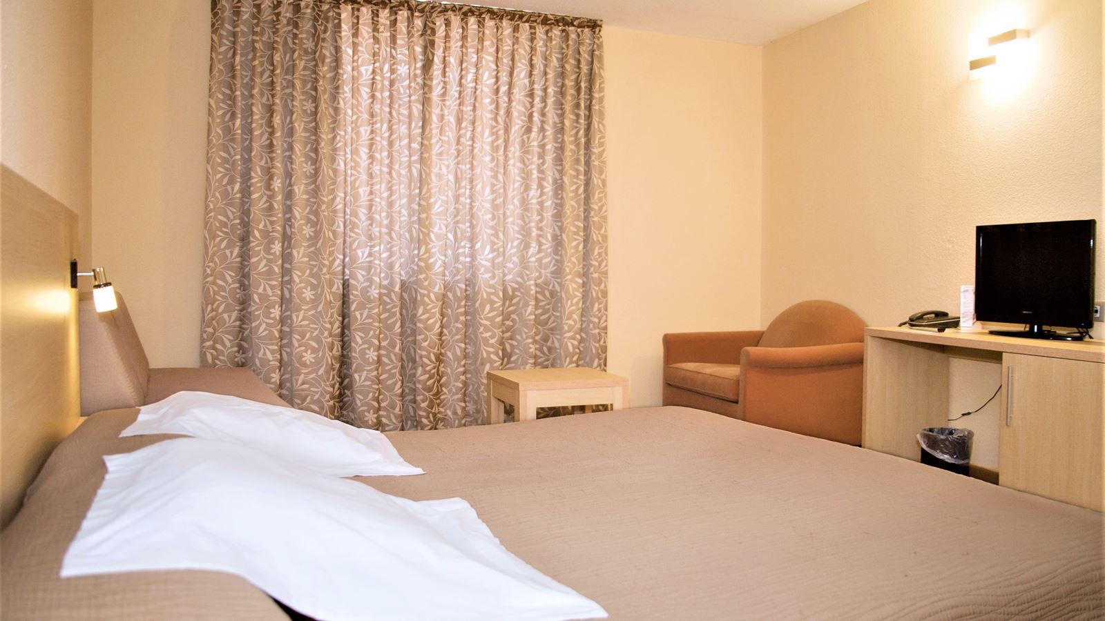 rooms-double-or-twin-superior