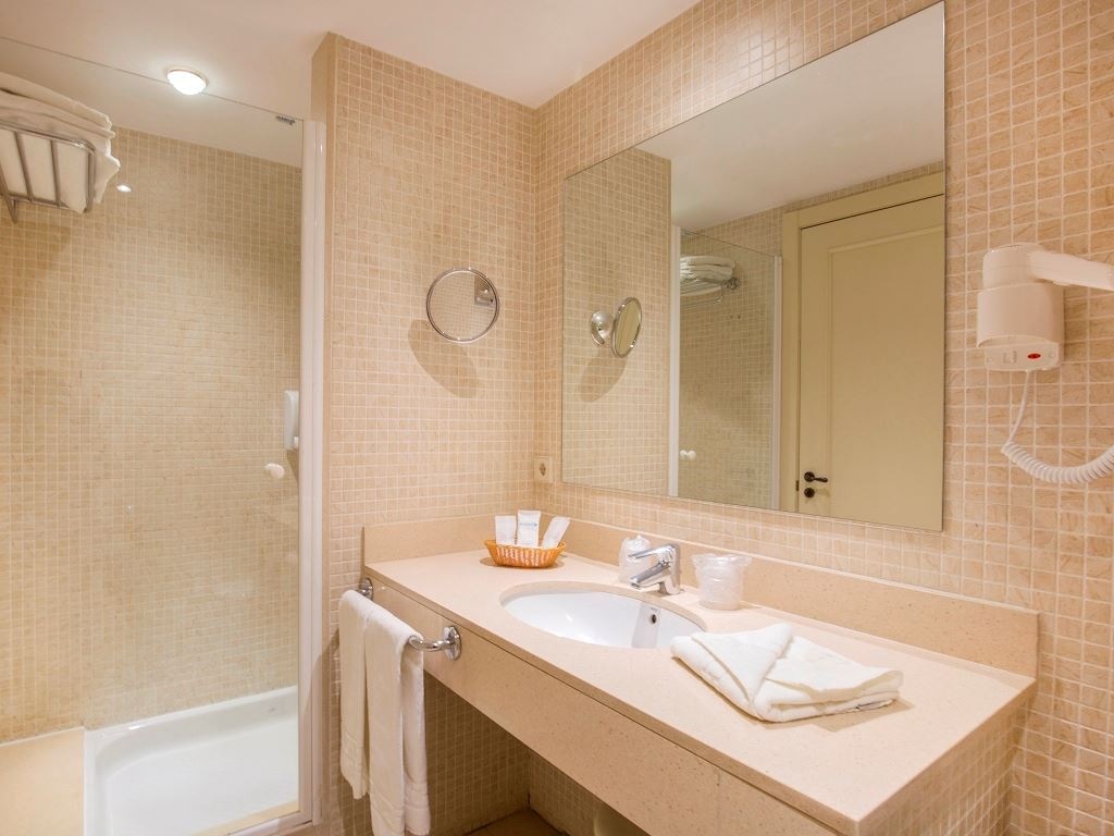 rooms-standard-room