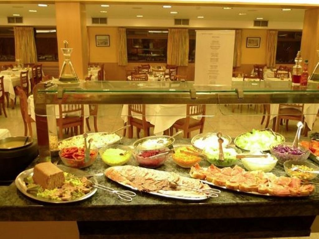 restaurants-restaurant