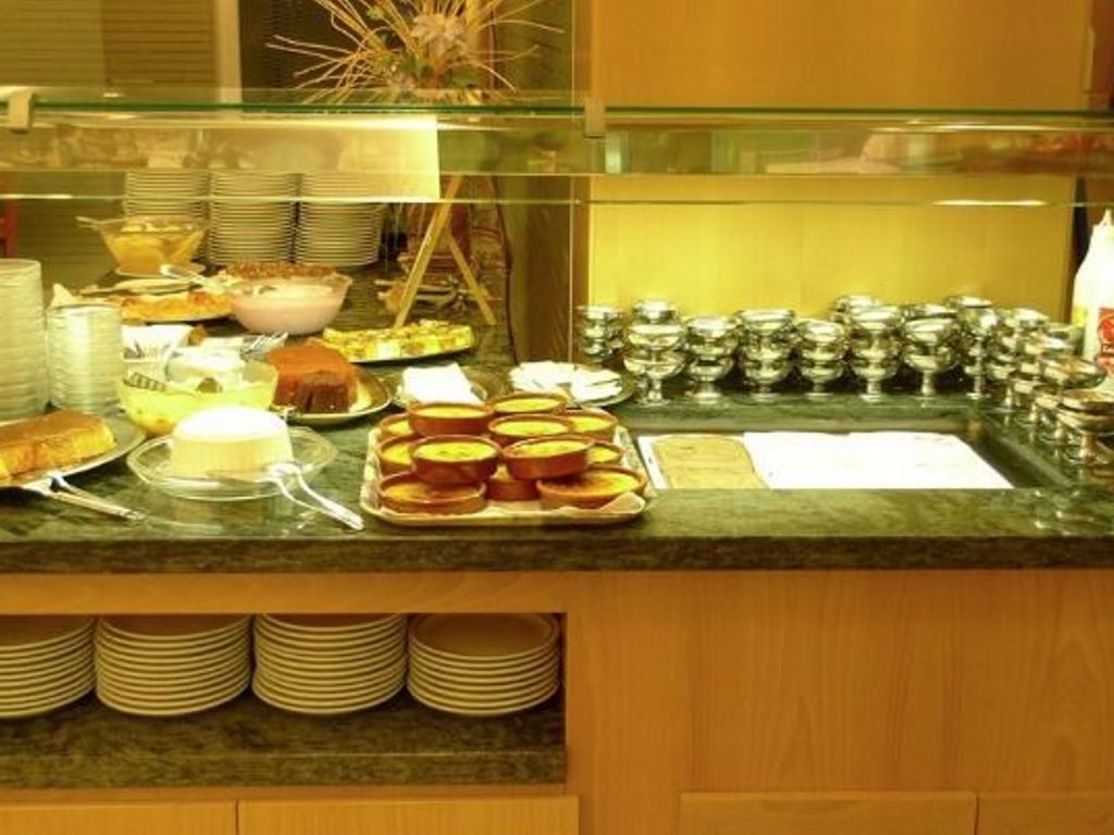 restaurants-restaurant