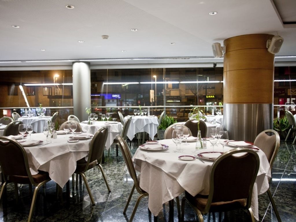 restaurants-restaurant