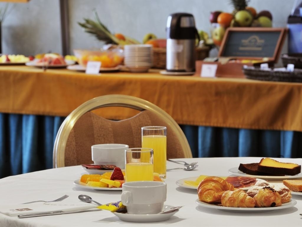 restaurants-restaurant