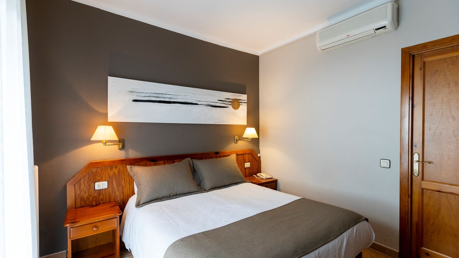rooms-quadruple-room