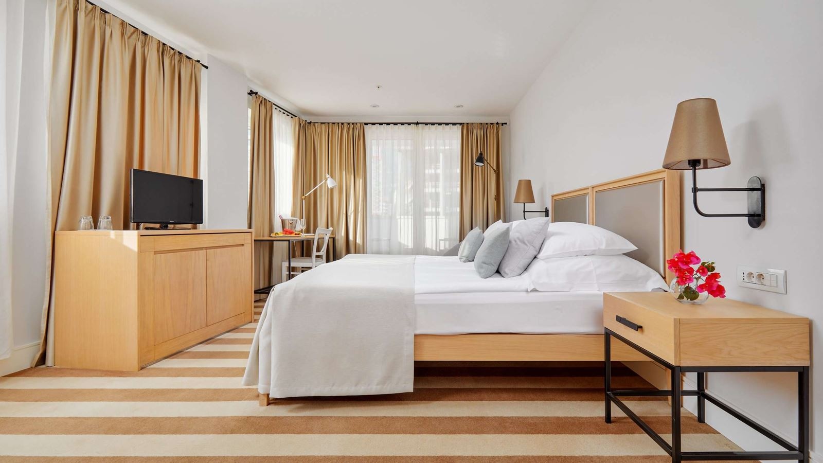 rooms-double-room-side-sea-view