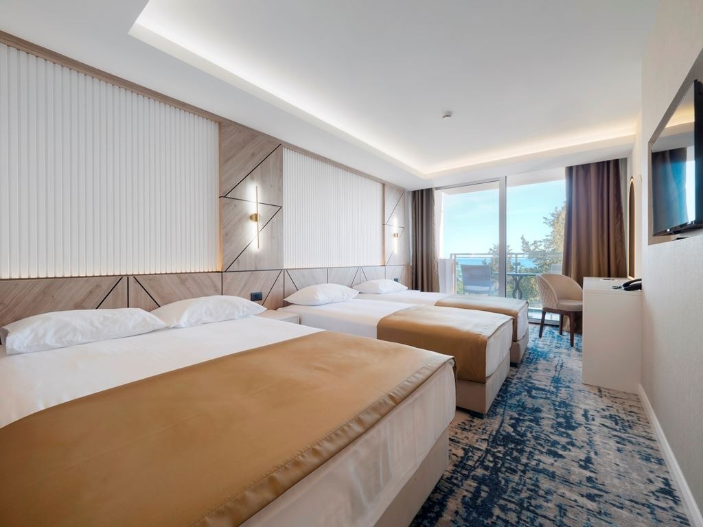 rooms-triple-room-sea-view-main-building