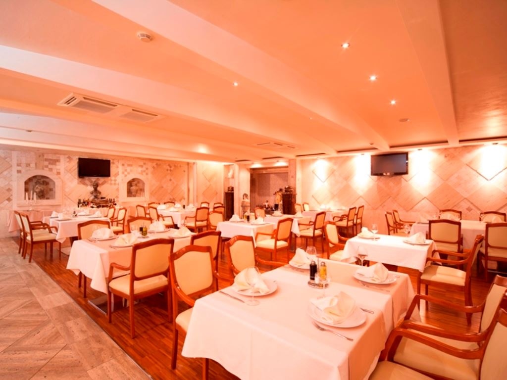 restaurants-restaurant