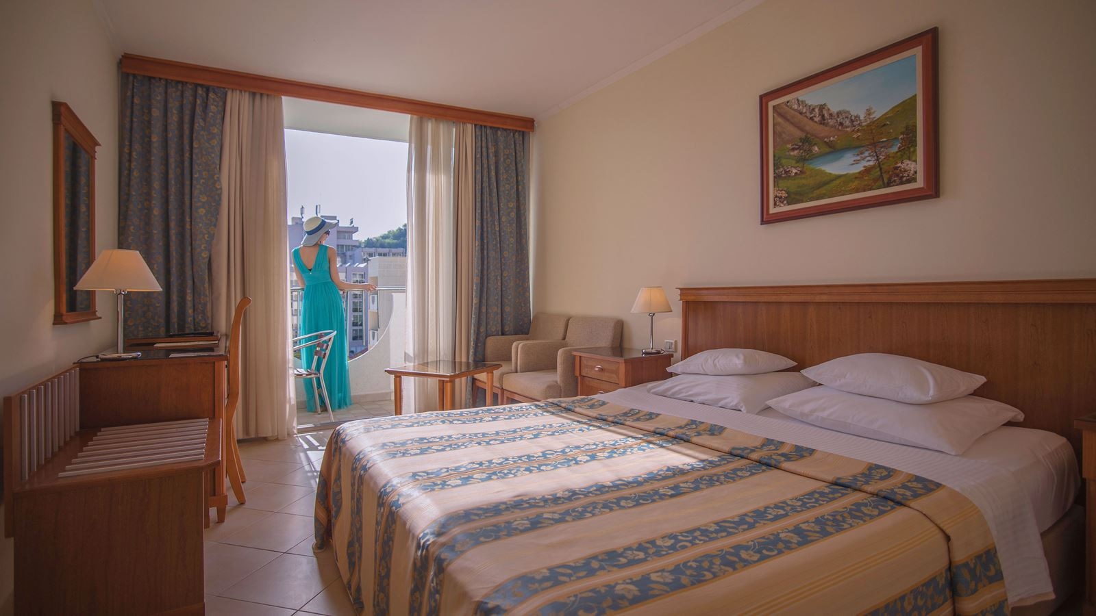 rooms-sea-view-room-with-balcony