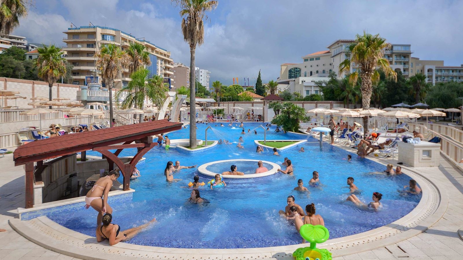 pools-outdoor-childrens-pool