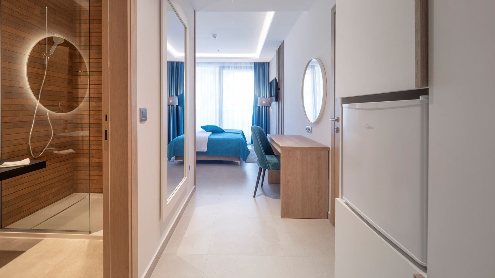 rooms-superior-room-side-sea-view