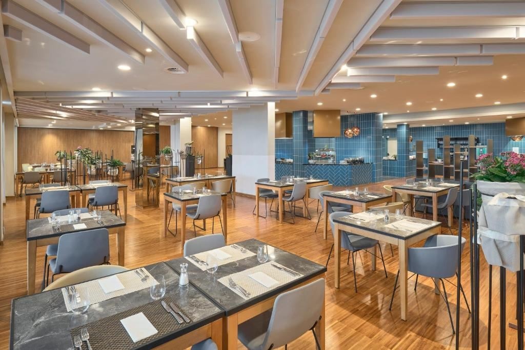 restaurants-restaurants