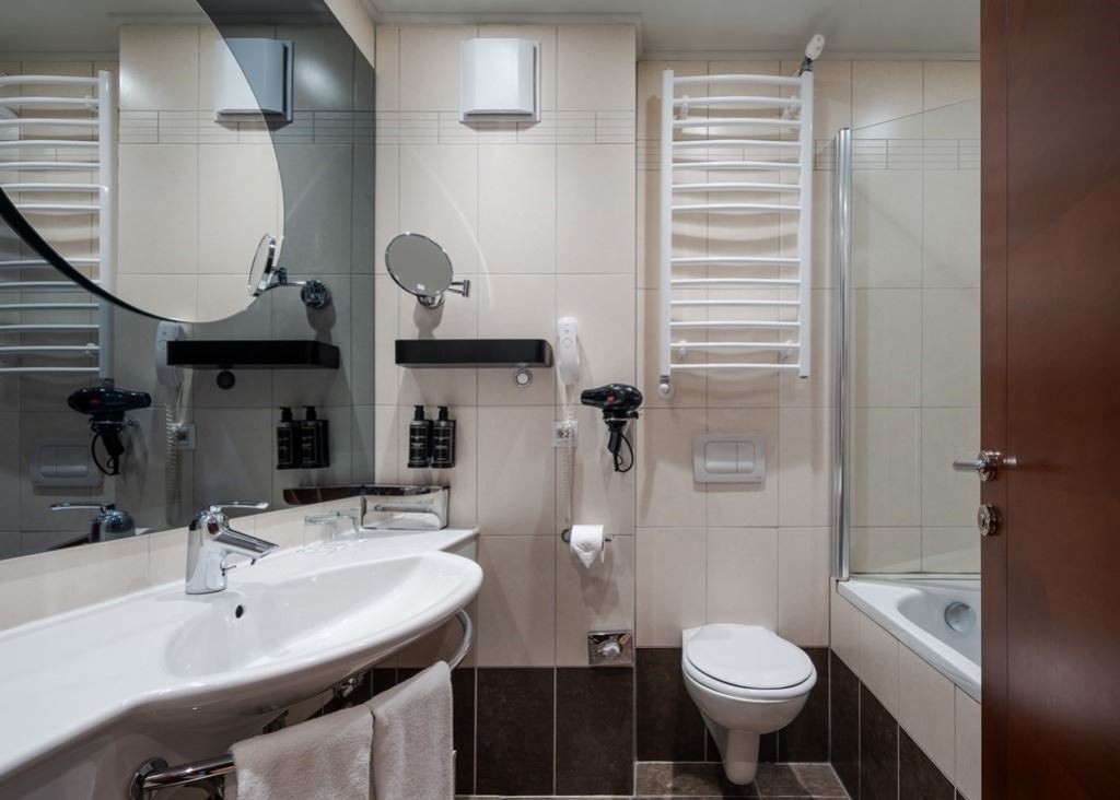 rooms-premium-room-with-balcony