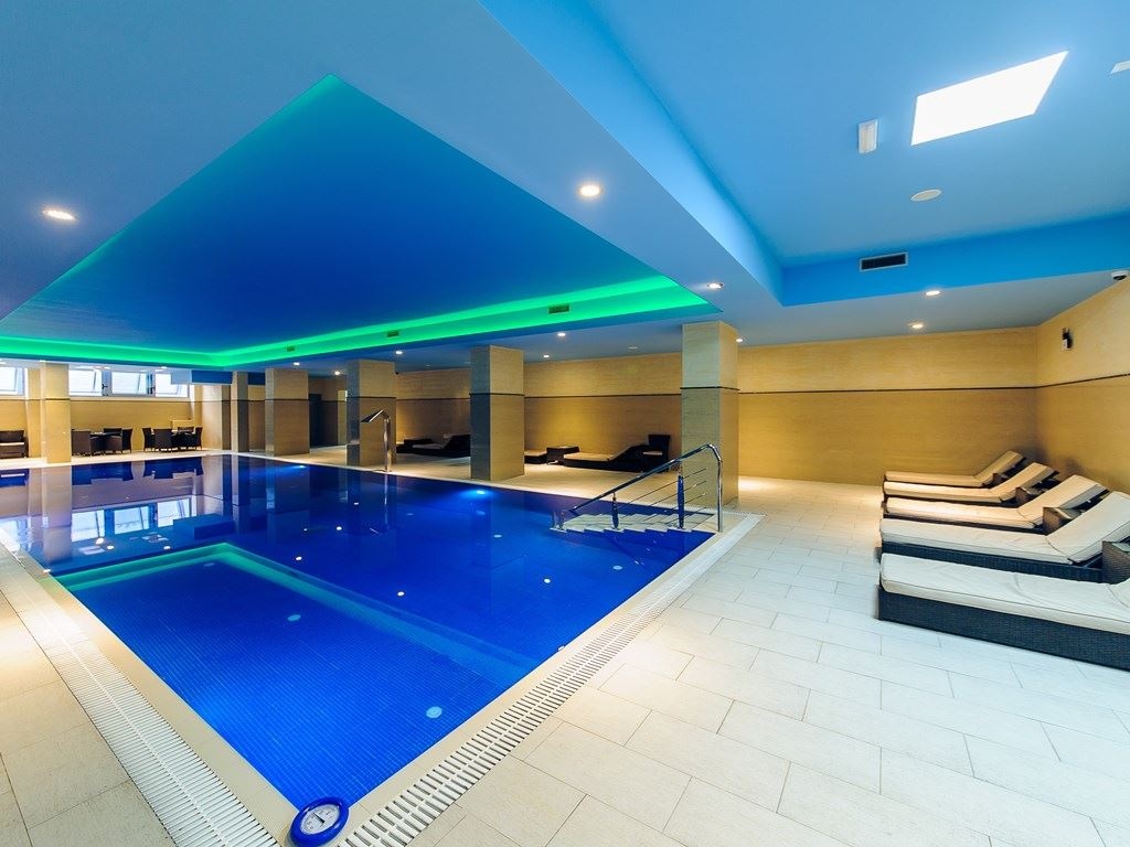pools-indoor-pool