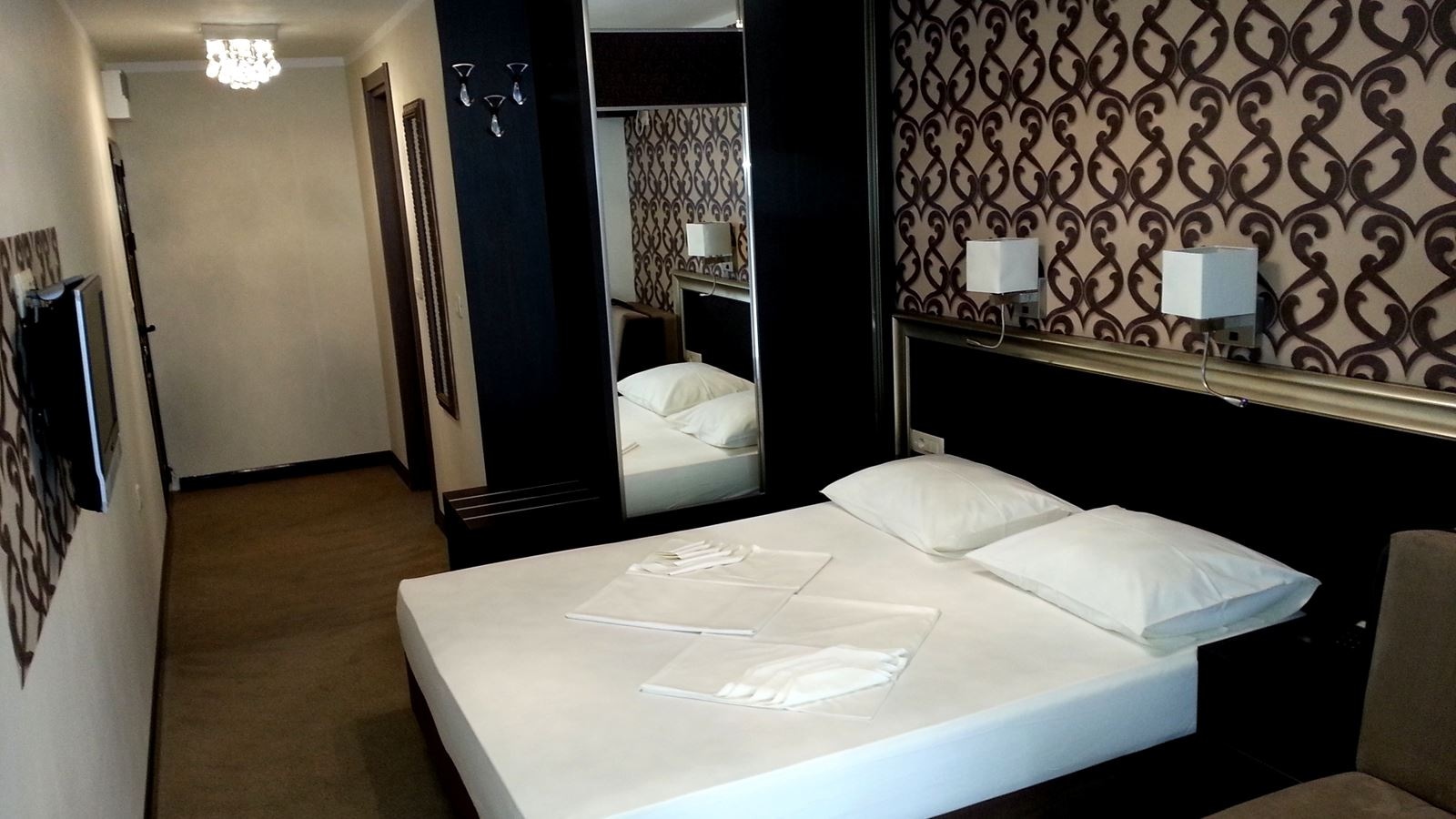 rooms-superior-room-main-building