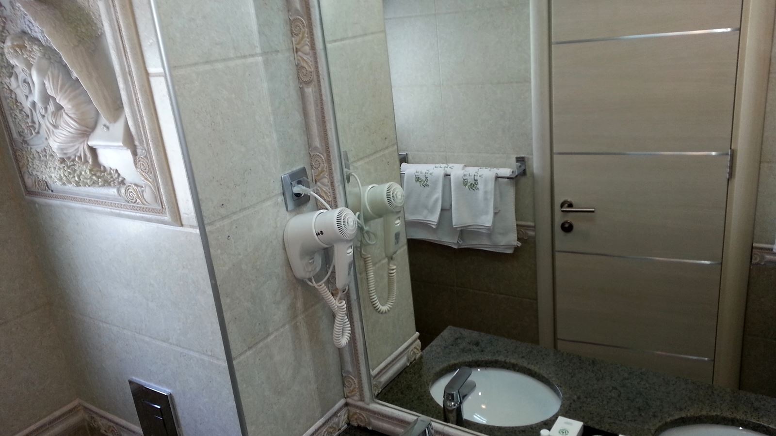 rooms-superior-room-main-building