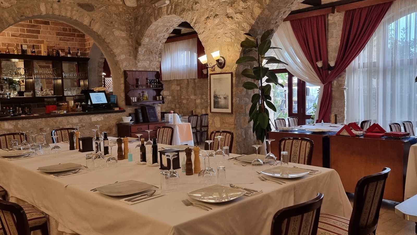 restaurants-restaurants