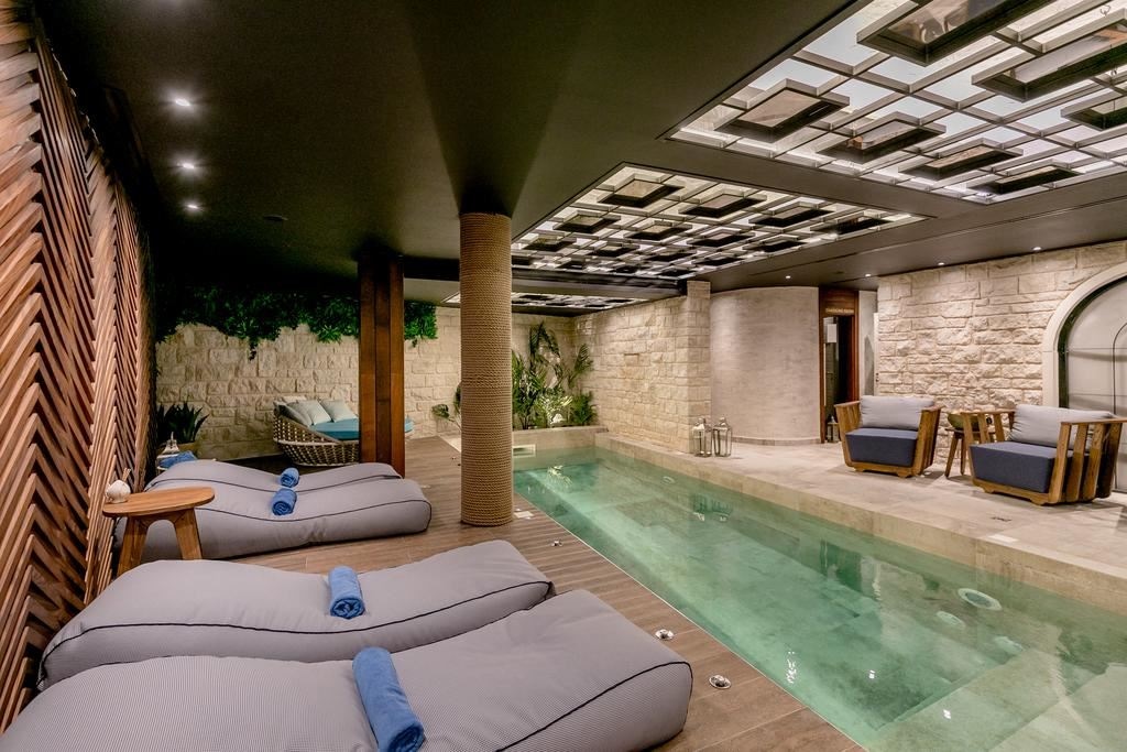 pools-indoor-pool