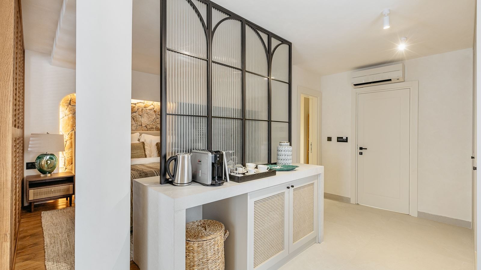 rooms-junior-suite-ground-floor-annex-building