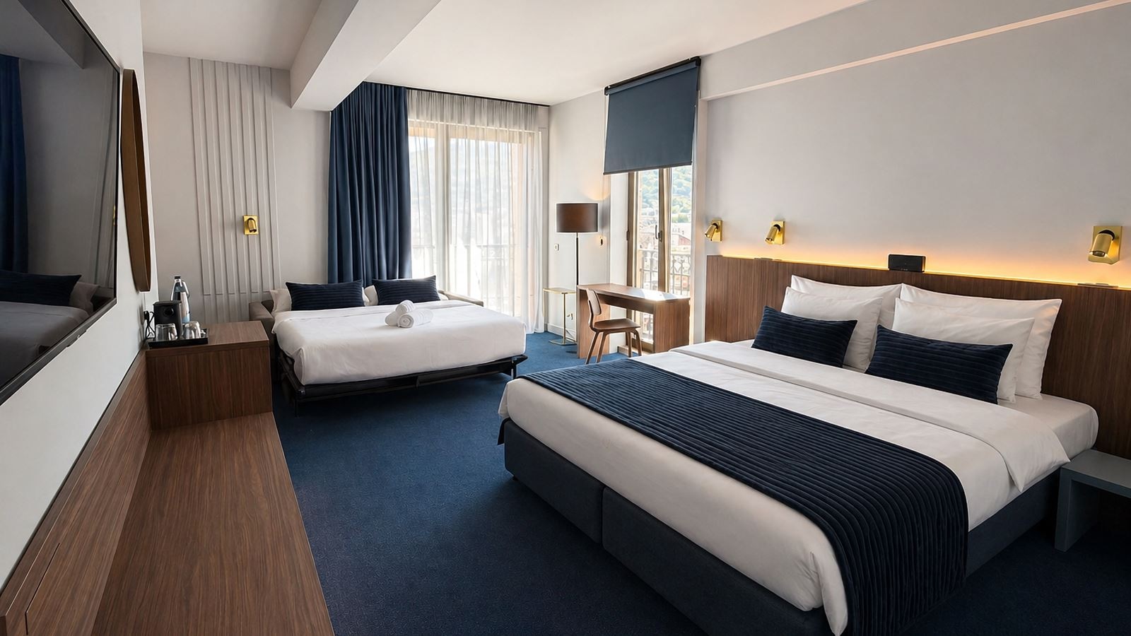 rooms-deluxe-family-room