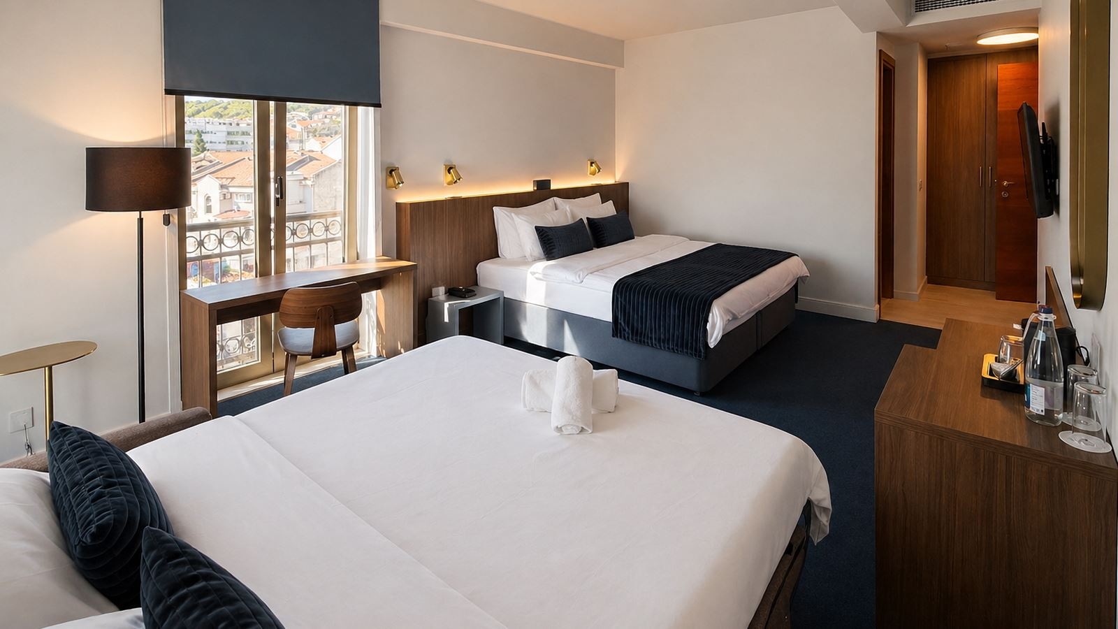 rooms-deluxe-family-room