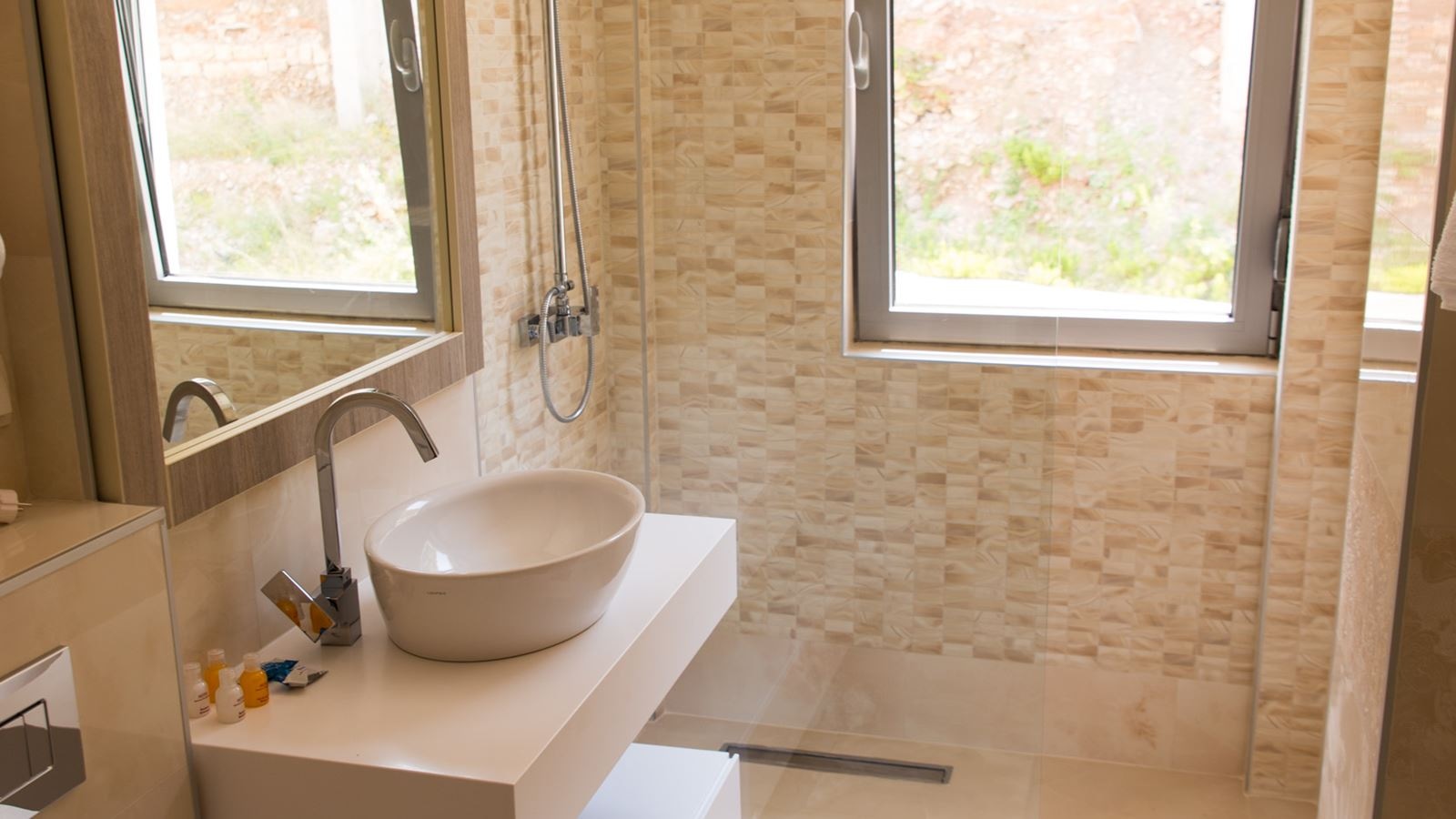 rooms-one-bedroom-apartment-sea-view