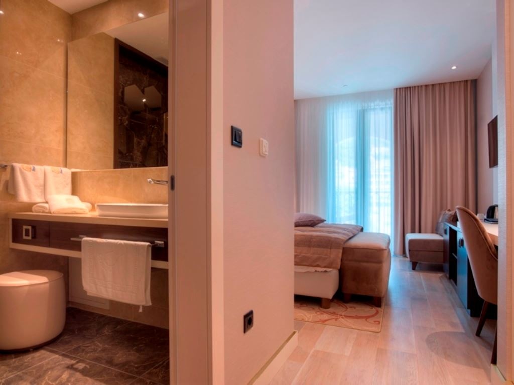 rooms-double-standard-room